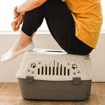 Hard Shell Cat Carrier - Gentle Paws